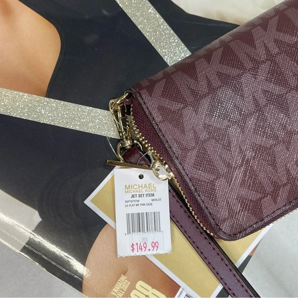 (new+tag) Michael Kors wristlet signature monogram large flat phone case…